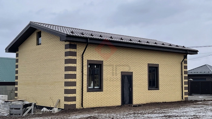 Гараж из керамзитобетонных блоков с кирпичной облицовкой п. Кинель-Черкассы
