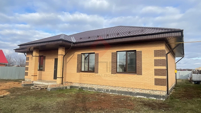 Дом из керамзитобетонных блоков с кирпичной облицовкой с. Алтухово